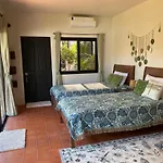 Beautiful Garden 3 Bedroom Villa Close To Beach