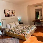Beautiful Garden 3 Bedroom Villa Close To Beach