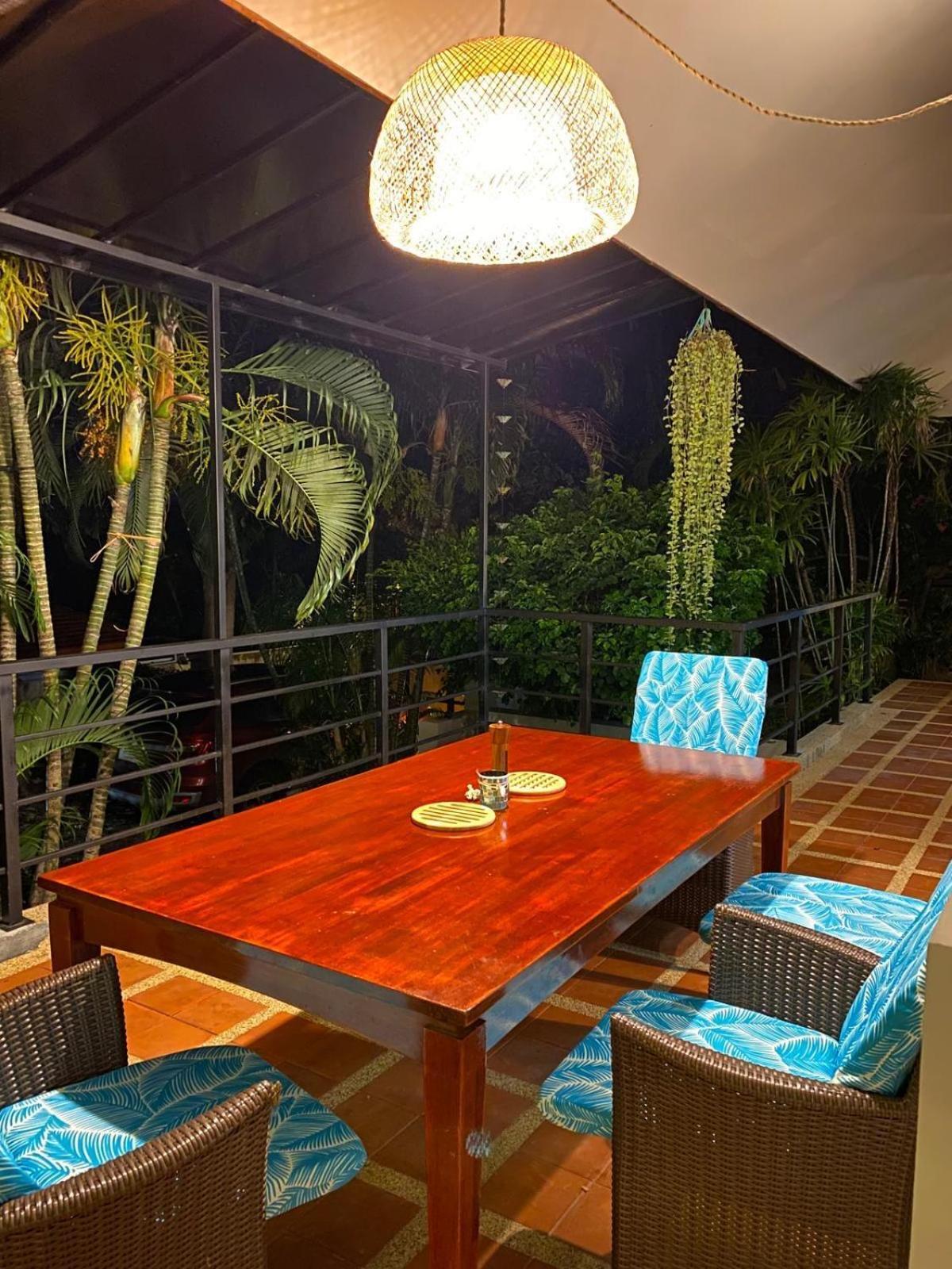 Beautiful Garden 3 Bedroom Close To *