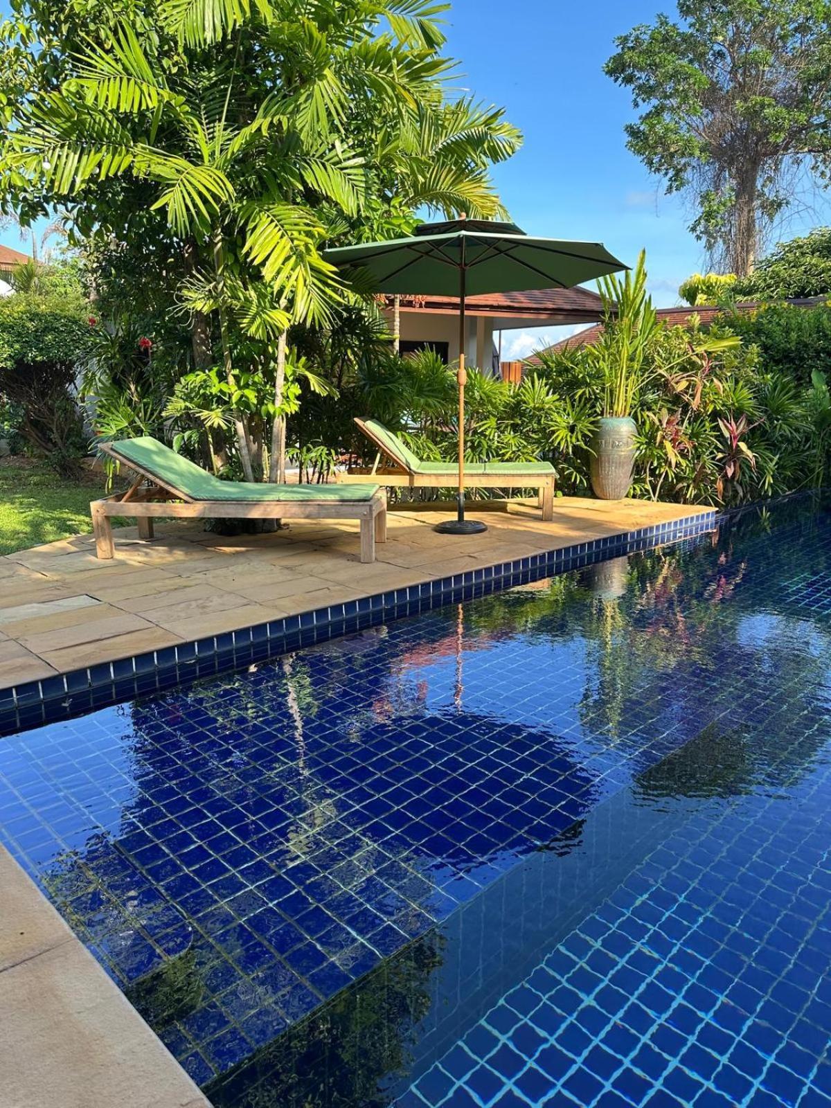Beautiful Garden 3 Bedroom Close To Villa *