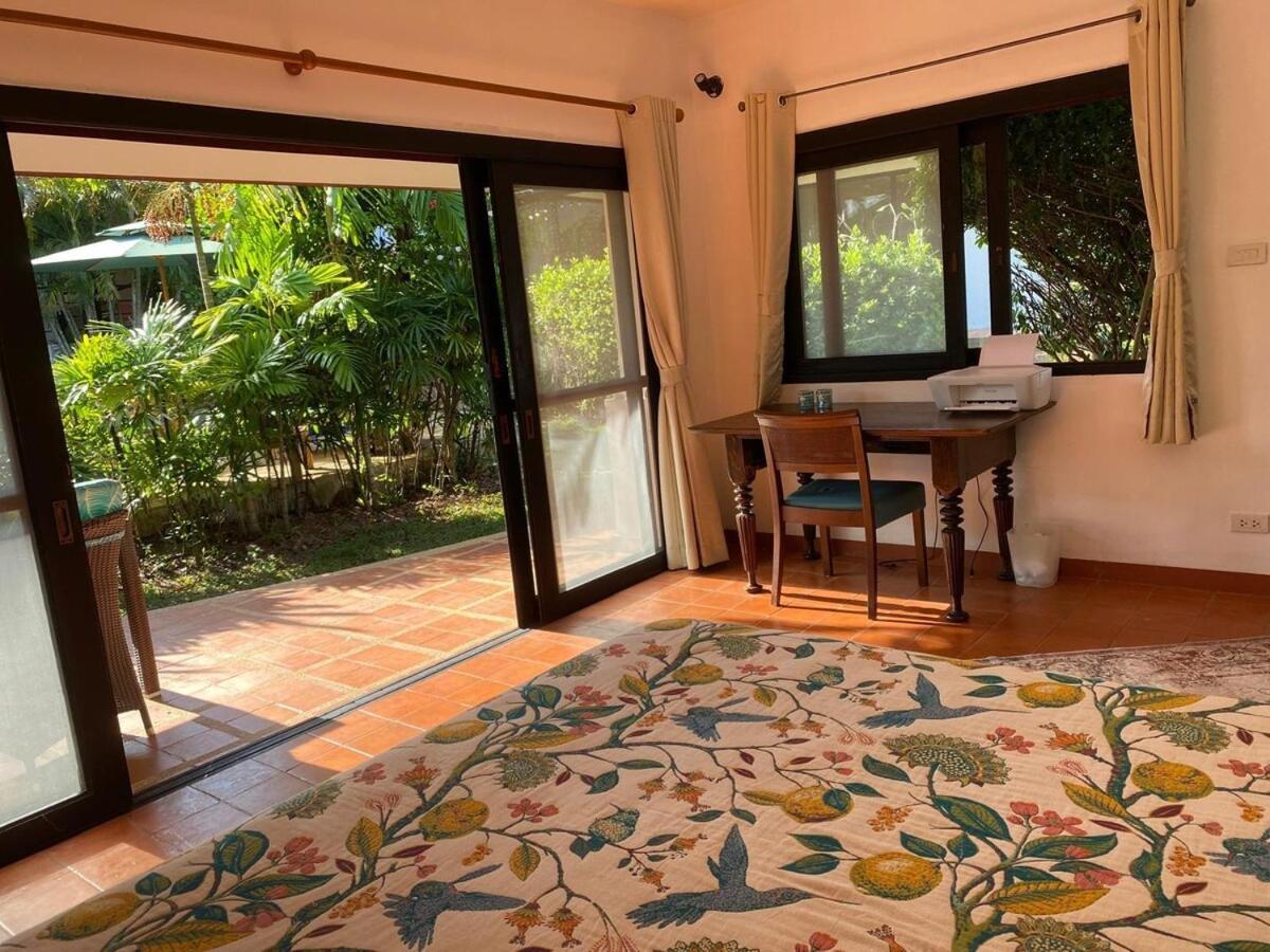 Villa Beautiful Garden 3 Bedroom Close To